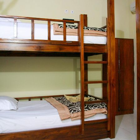 Medal Jaya Hostel & Room Нуса-Лембонган Экстерьер фото