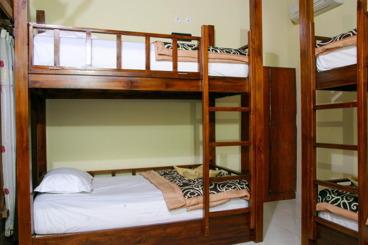 Medal Jaya Hostel & Room Нуса-Лембонган Экстерьер фото